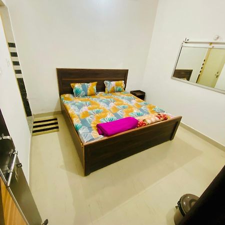 Nirupam Sadan Homestay Vrindāvan 外观 照片